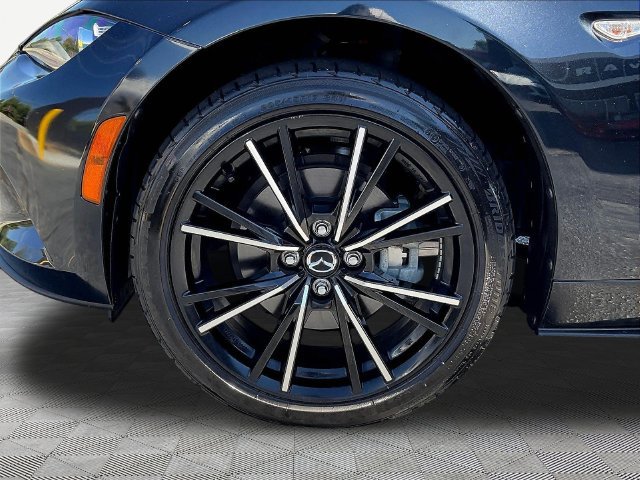 Used 2025 MAZDA MX-5 Miata RF Grand Touring RWD image 31