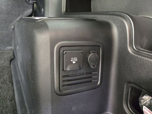 Used 2024 Toyota 4Runner TRD Off-Road Premium AWD/4WD image 32