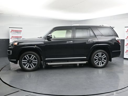 Used 2024 Toyota 4Runner Limited AWD/4WD image 5