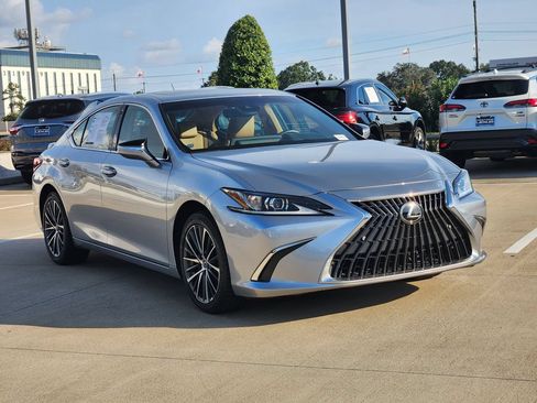 Certified 2023 Lexus ES 300h w/ Premium Package FWD image 3