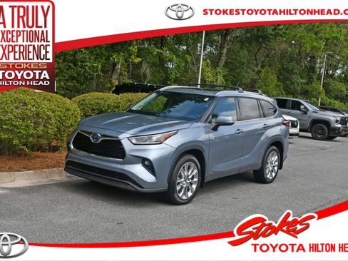 Certified 2021 Toyota Highlander Limited AWD/4WD image 1