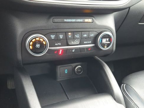 Used 2020 Ford Escape SEL image 14