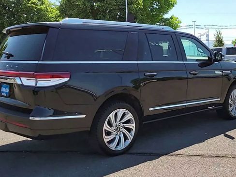 Used 2024 Lincoln Navigator L 4WD image 8