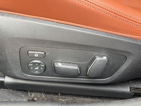Used 2026 BMW M3 Competition AWD/4WD image 9