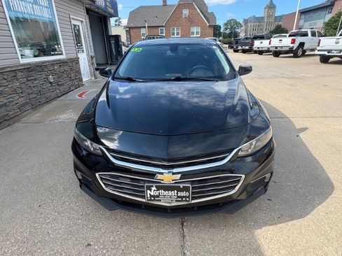 Used 2016 Chevrolet Malibu LT w/ Leather Package FWD image 3
