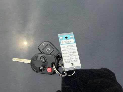 Used 2016 Ford Escape SE w/ Equipment Group 201A FWD image 14