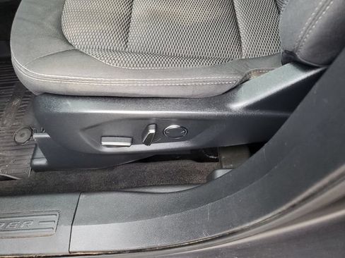 Used 2017 Ford Explorer XLT AWD/4WD image 18
