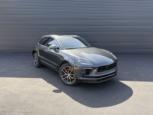 Certified 2024 Porsche Macan S AWD/4WD image 7