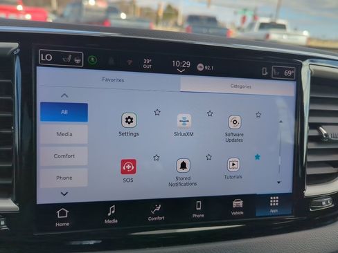 Used 2025 Chrysler Pacifica Select FWD image 21