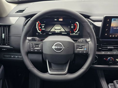 New 2026 Nissan Pathfinder SL image 15