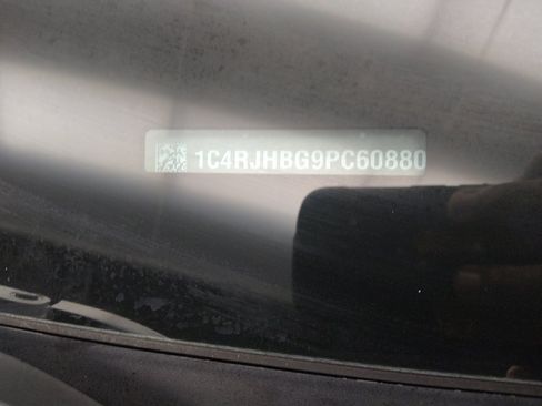 Used 2023 Jeep Grand Cherokee Limited AWD/4WD image 33