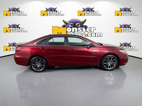Used 2016 Toyota Camry SE FWD image 4