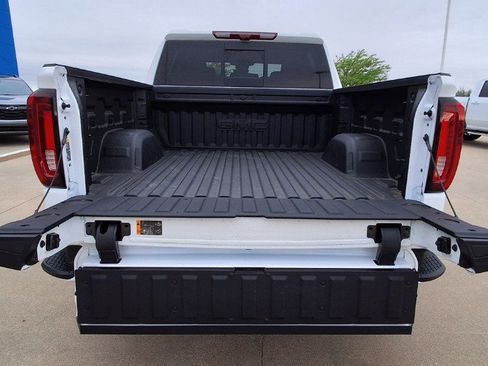 New 2026 GMC Sierra 1500 AT4 w/ Technology Package image 9
