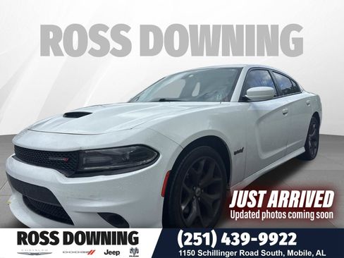Used 2018 Dodge Charger SXT Plus RWD image 1