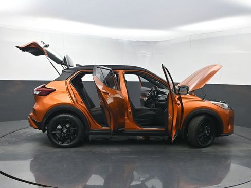 Used 2022 Nissan Kicks SR w/ Interior Electronics Package image 33