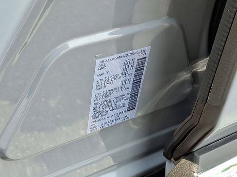 Certified 2023 Nissan Pathfinder Platinum w/ Black Appearance Package image 30