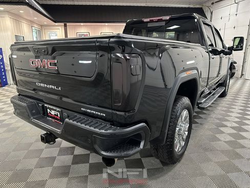 Used 2021 GMC Sierra 3500 Denali w/ Denali Ultimate Package image 8