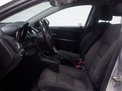 Used 2014 Chevrolet Cruze LT image 8