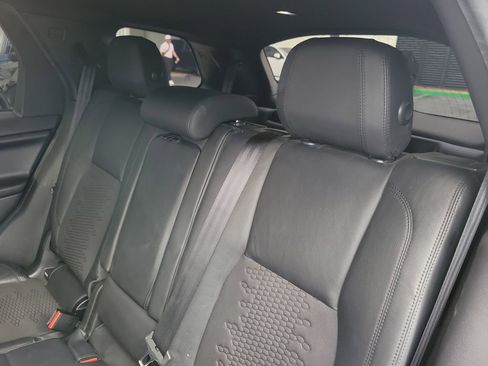 Used 2018 Land Rover Discovery Sport SE image 13