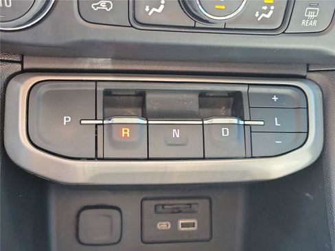 Used 2023 GMC Acadia Denali w/ Black Diamond Edition FWD image 31