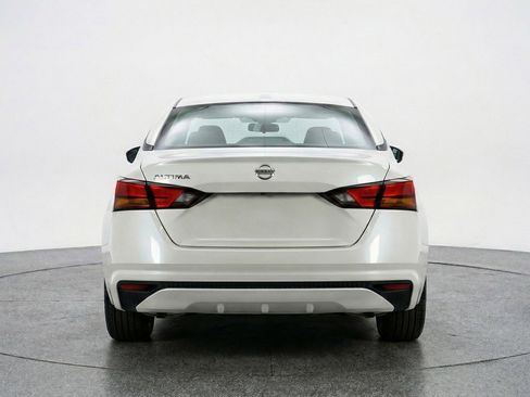 Used 2025 Nissan Altima 2.5 SV image 7