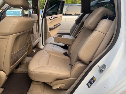 Used 2015 Mercedes-Benz GL 450 4MATIC image 33