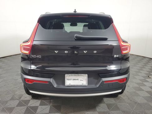 Certified 2023 Volvo XC40 B5 Ultimate w/ Protection Package Premier AWD/4WD image 7