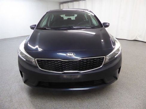 Used 2018 Kia Forte LX image 2