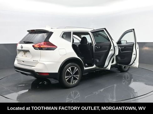 Used 2020 Nissan Rogue SV w/ Premium Package image 28