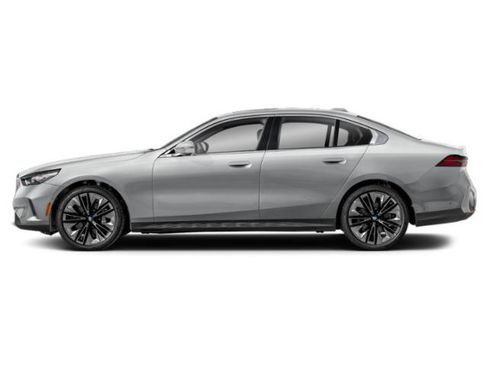 Used 2024 BMW 530i w/ M Sport Package RWD image 4