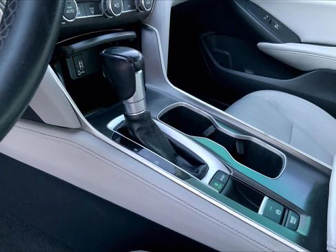 Used 2018 Honda Accord Touring image 16
