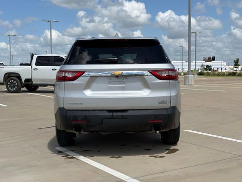 Used 2020 Chevrolet Traverse LS image 6