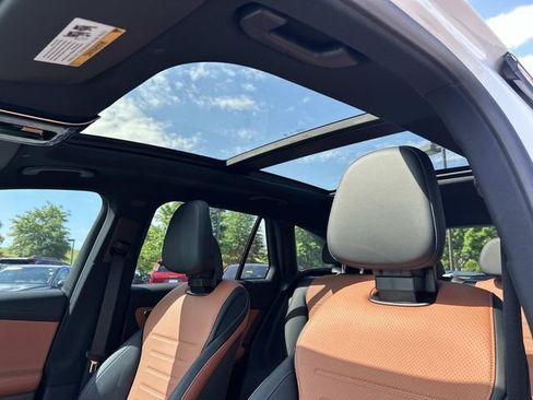 Used 2025 Mercedes-Benz GLC 300 4MATIC image 23