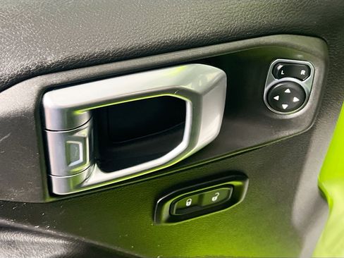 Used 2021 Jeep Wrangler Willys image 16