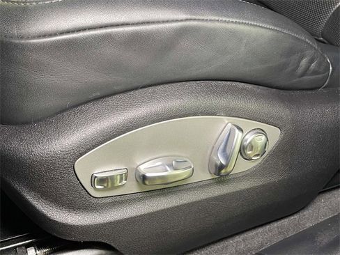 Used 2024 Porsche Macan image 17