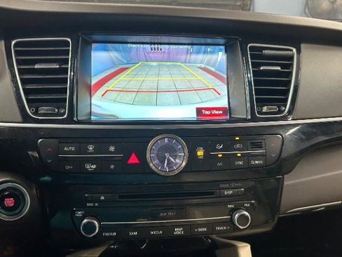 Used 2016 Kia K900 Luxury image 22