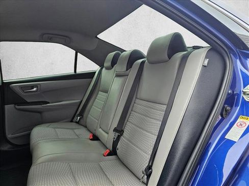 Used 2015 Toyota Camry SE image 16