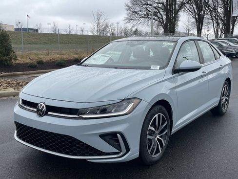 New 2026 Volkswagen Jetta SE image 3