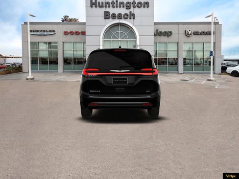 New 2026 Chrysler Pacifica Pinnacle image 6