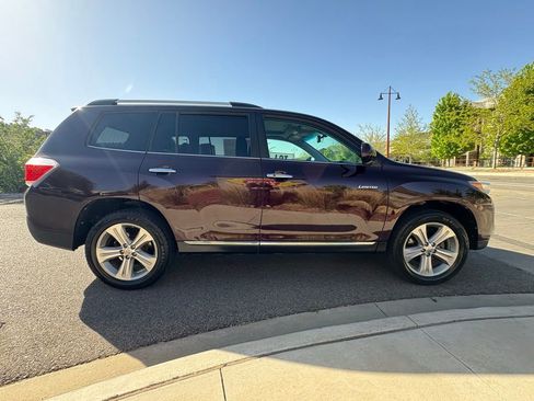 Used 2012 Toyota Highlander Limited w/ Tow Pkg AWD/4WD image 11