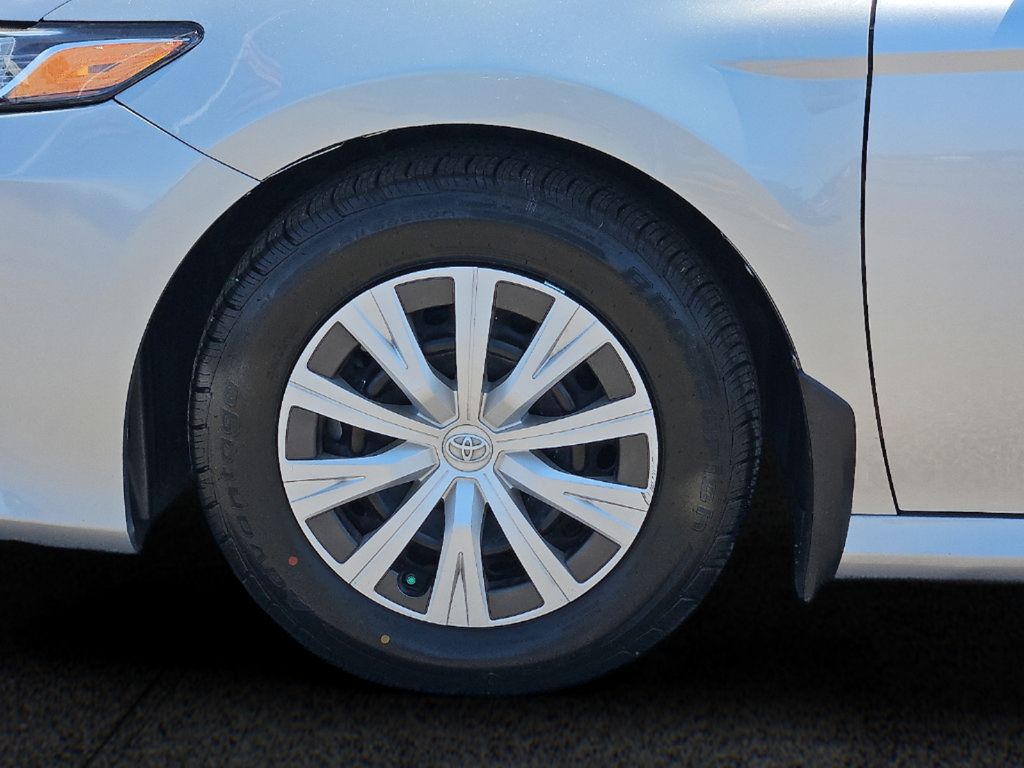 Used 2023 Toyota Camry LE FWD image 8
