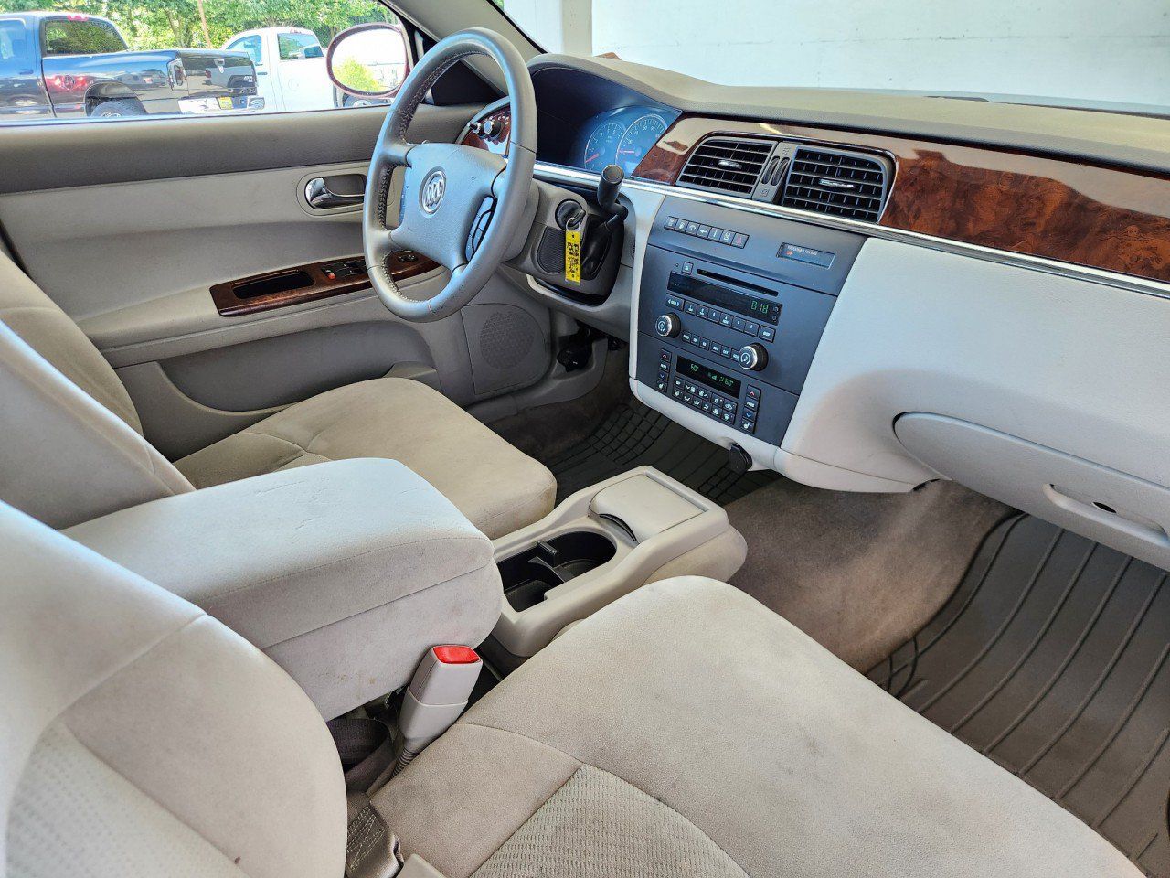 Used 2008 Buick LaCrosse CX FWD image 2