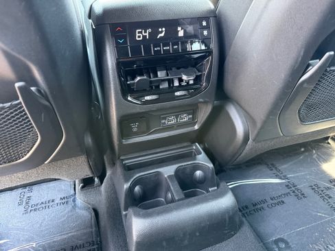 Used 2024 Jeep Grand Cherokee L Altitude AWD/4WD image 16