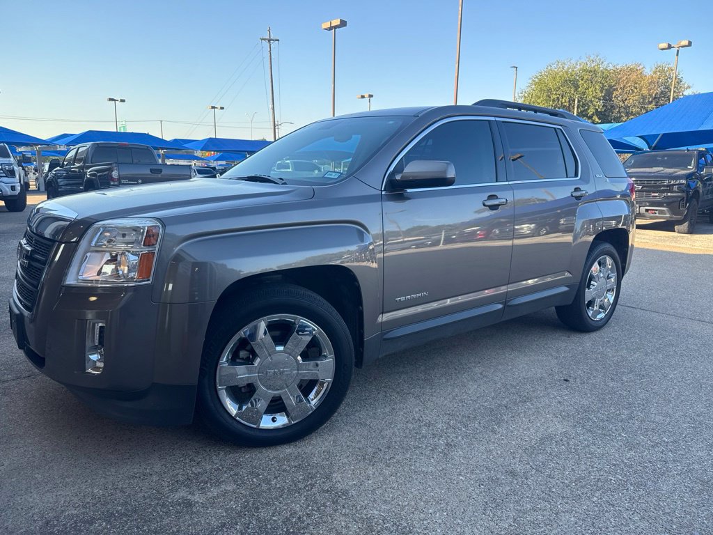 Used 2010 GMC Terrain SLT FWD image 1