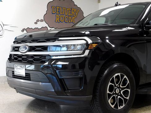 Used 2024 Ford Expedition XLT image 17