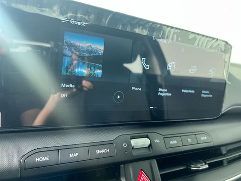 New 2025 Kia K4 LXS image 23