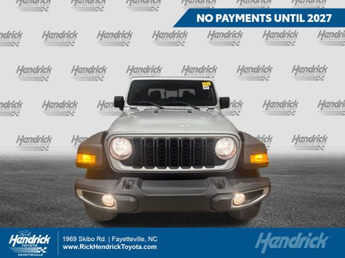 Used 2024 Jeep Gladiator Sport AWD/4WD image 1