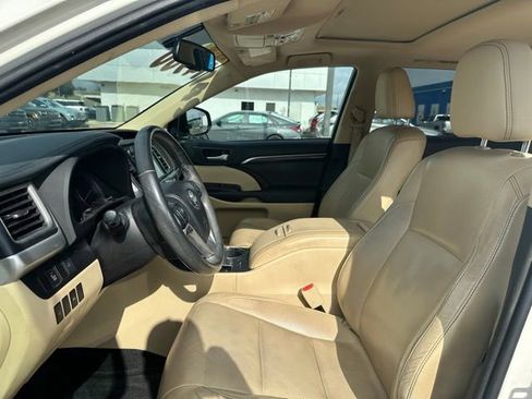 Used 2015 Toyota Highlander Limited image 11