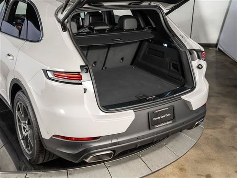 Certified 2026 Porsche Cayenne AWD/4WD image 32