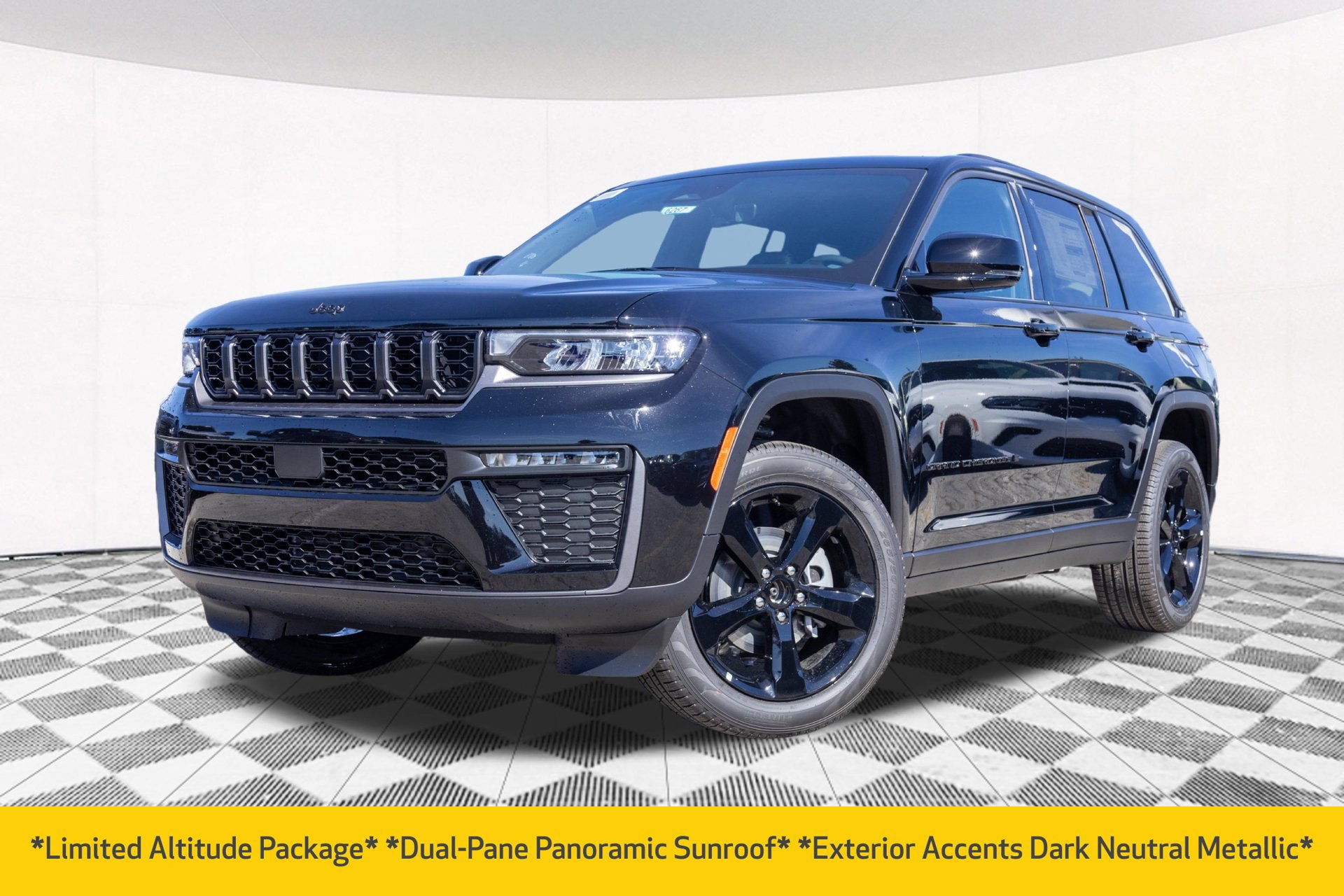 New 2026 Jeep Grand Cherokee Limited w/ Limited Altitude Package AWD/4WD image 2